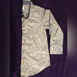 Old Navy Button Down Floral Shirt Boys Size 5T, Like New Condition